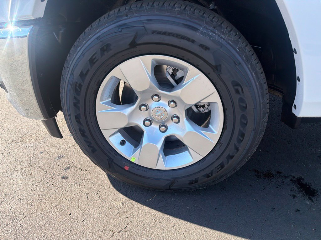 New 2027 RAM 1500 4x4 Crew Cab image 12