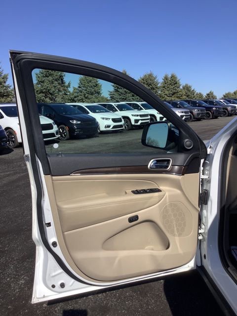 Certified 2017 Jeep Grand Cherokee Limited image 13