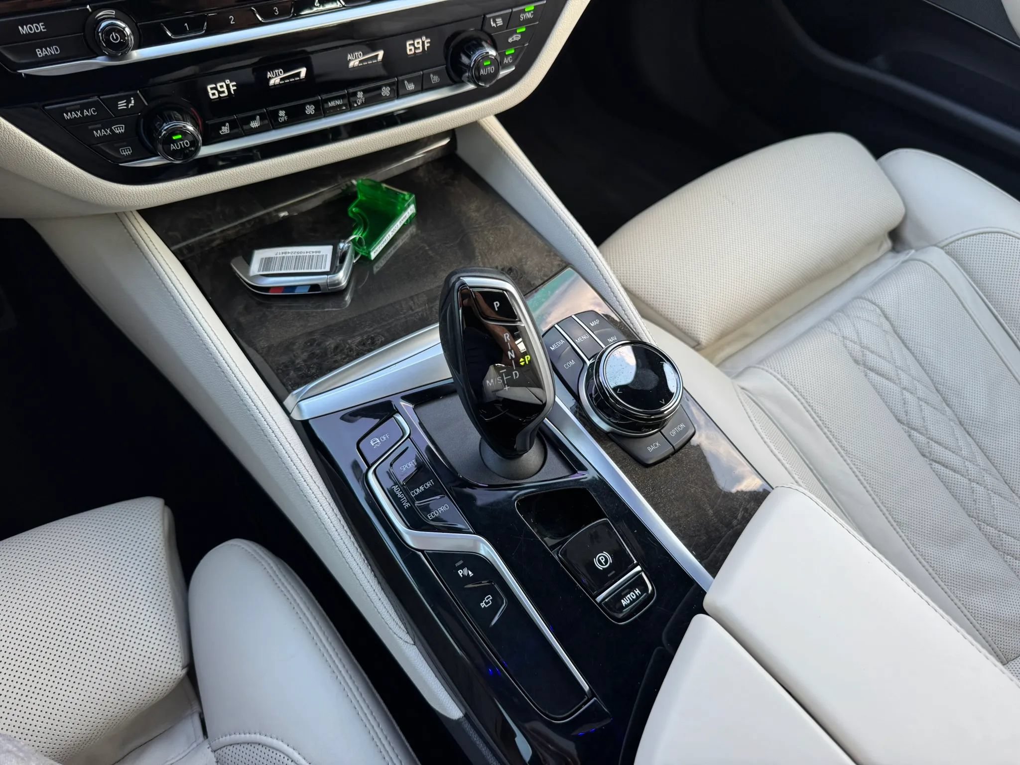 Used 2021 BMW M550i xDrive w/ Executive Package AWD/4WD image 39