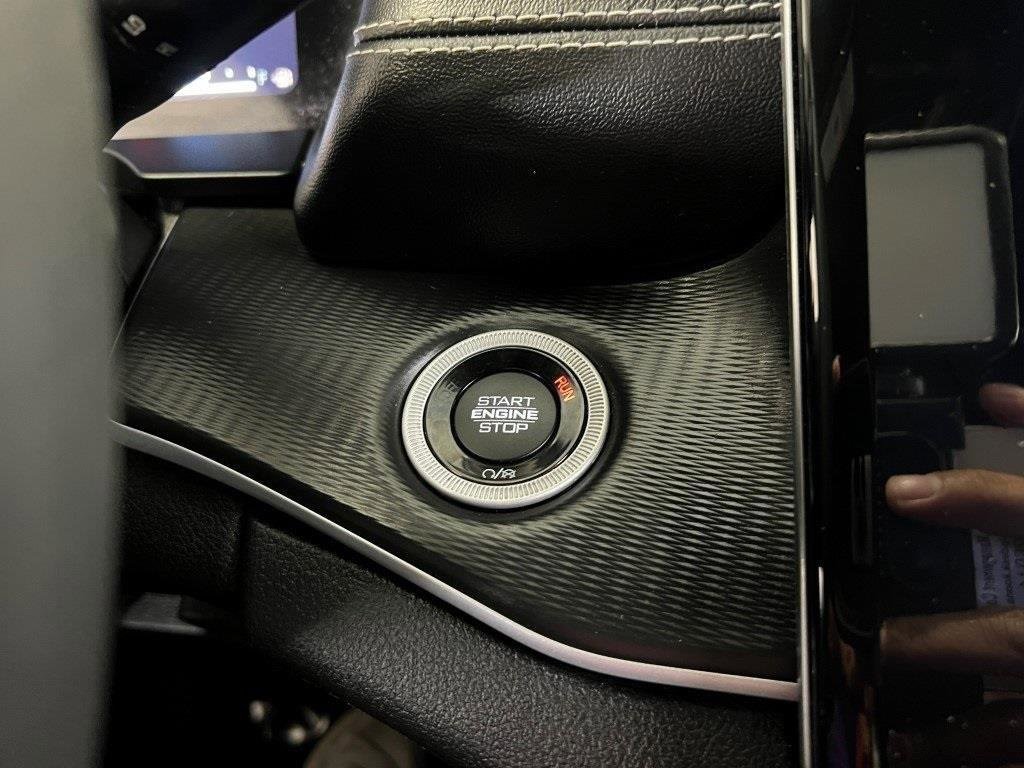 Used 2024 Jeep Grand Cherokee Altitude image 39