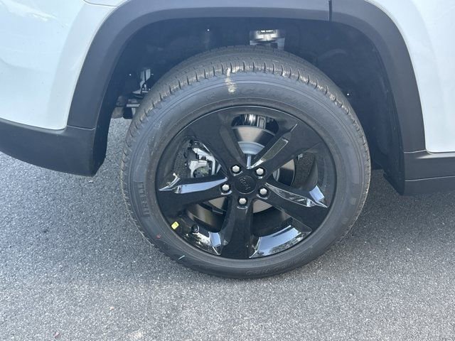 New 2025 Jeep Grand Cherokee Limited w/ Luxury Tech Group II image 17