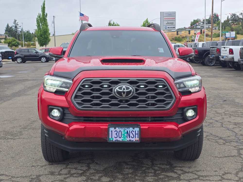 Used 2020 Toyota Tacoma TRD Sport w/ TRD Premium Sport Package AWD/4WD image 12