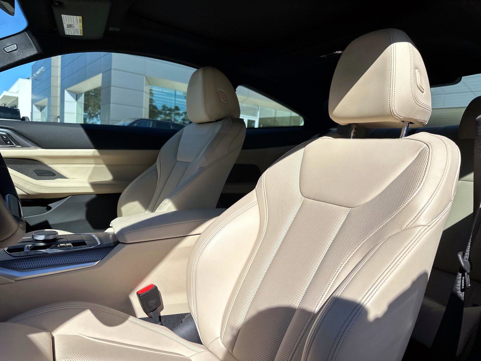 Used 2025 BMW 430i Coupe w/ Premium Package image 15