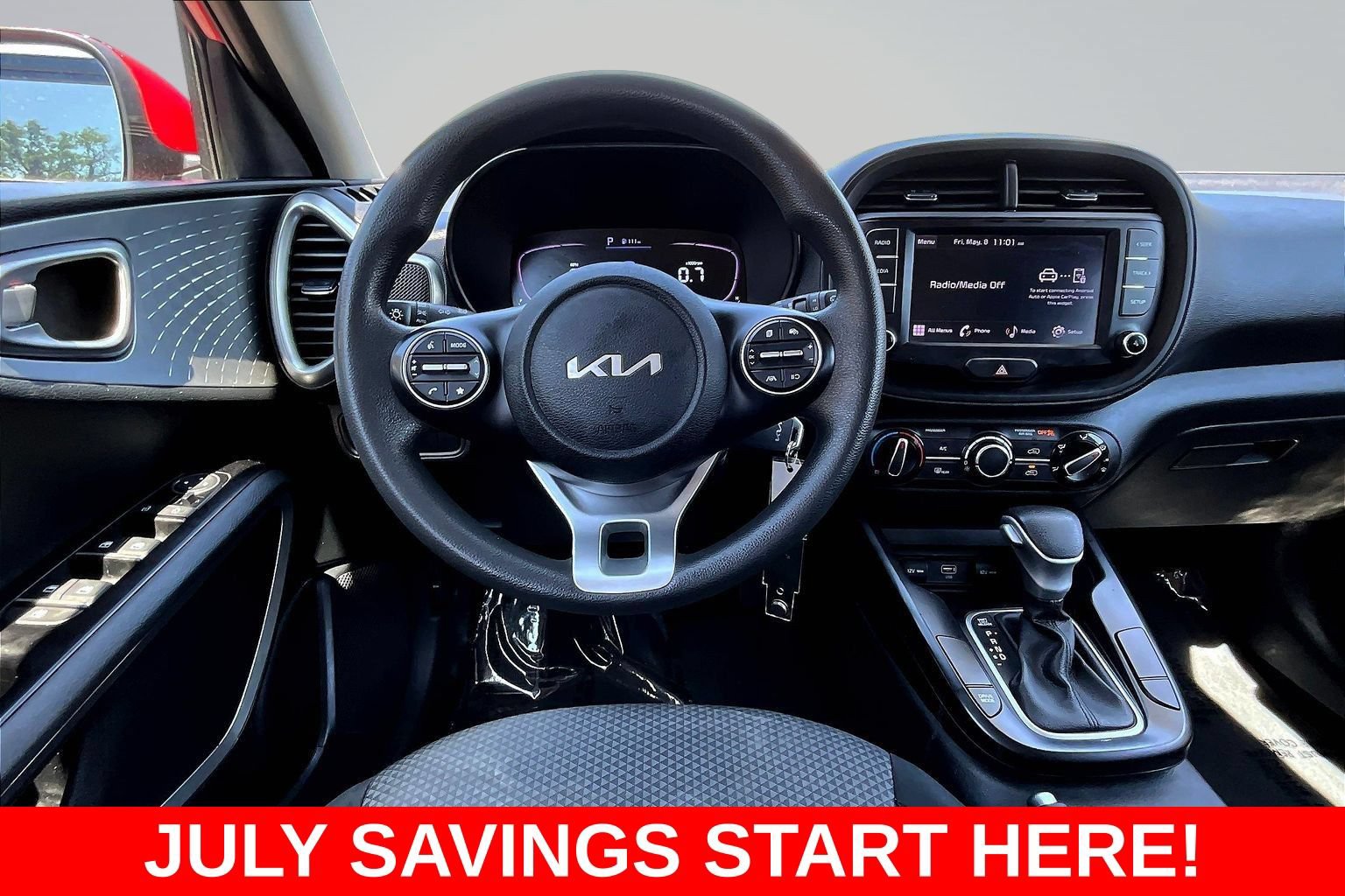 Used 2023 Kia Soul LX w/ LX Technology Package FWD image 11