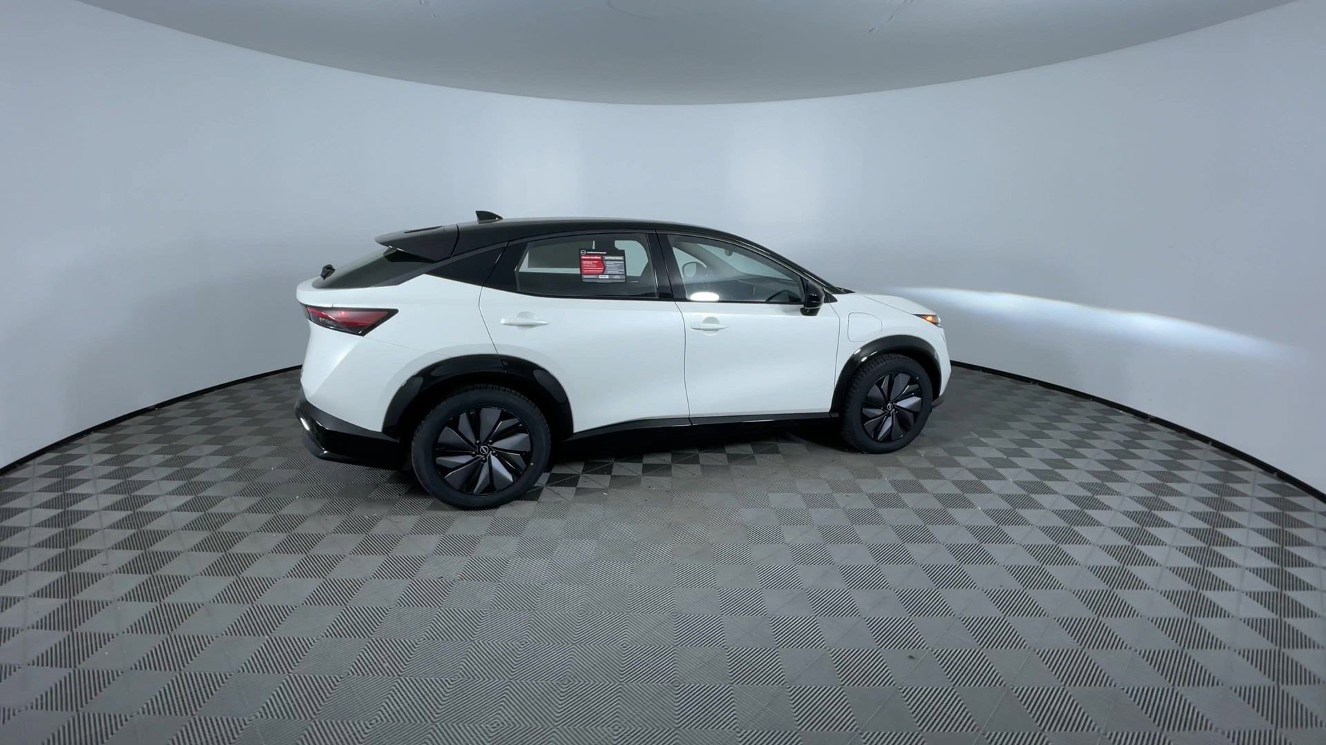 Certified 2023 Nissan Ariya AWD image 9