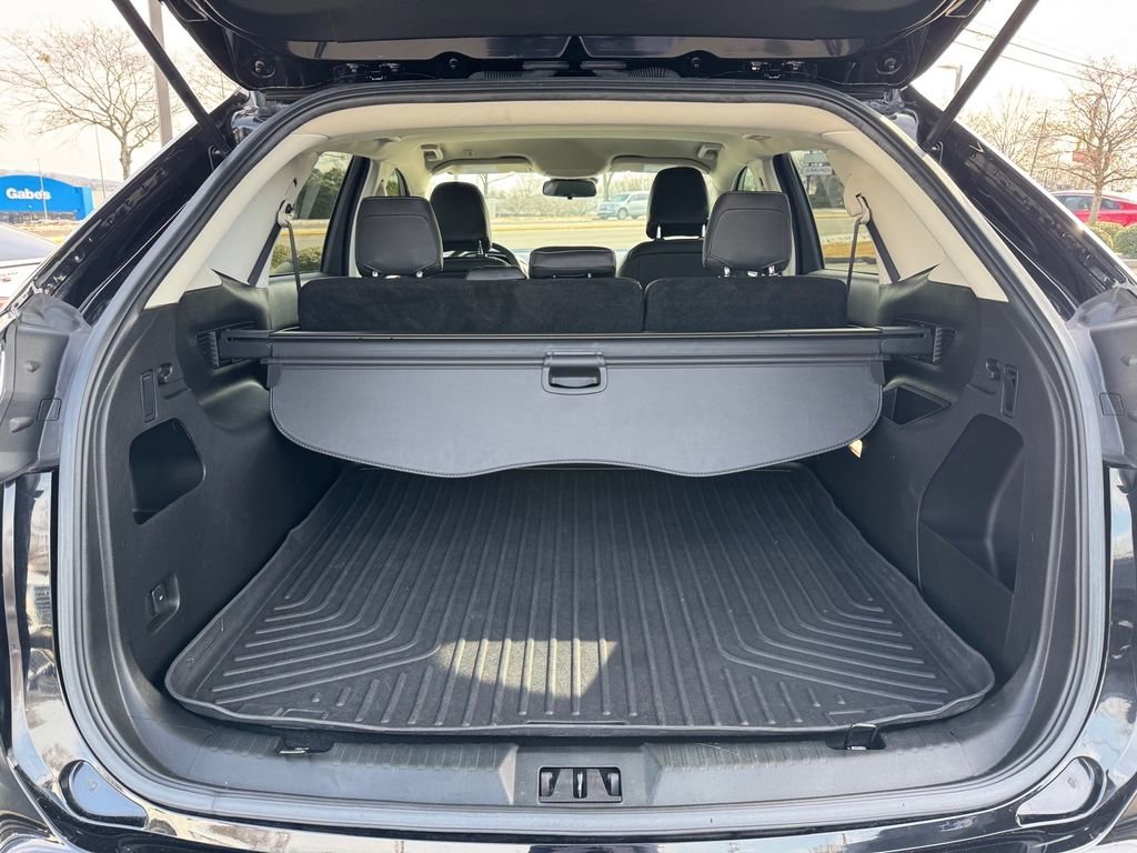 Used 2023 Ford Edge SE image 10