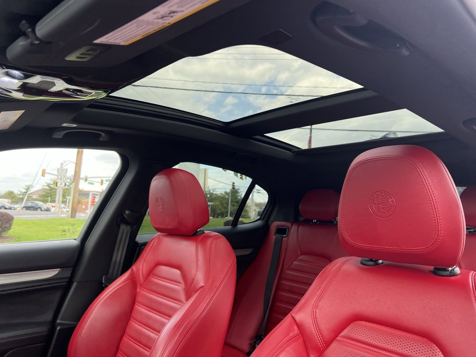 Used 2023 Alfa Romeo Stelvio Veloce image 24