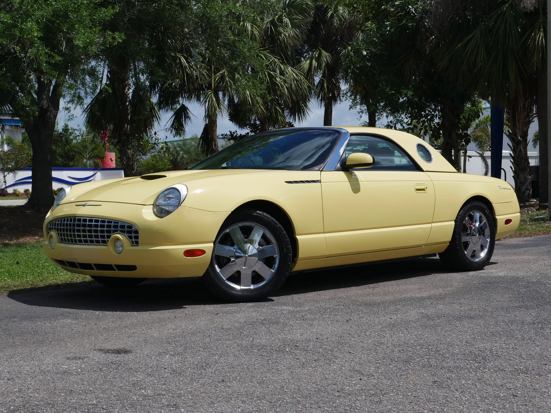 Used 2002 Ford Thunderbird RWD image 13