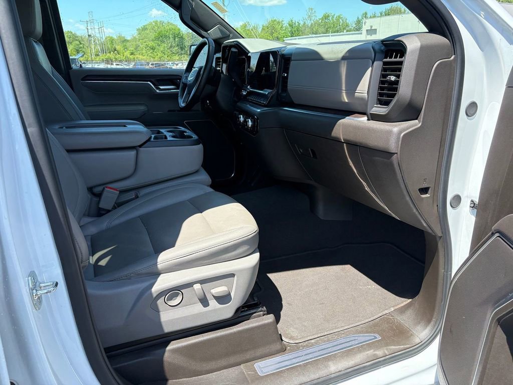 Used 2025 GMC Sierra 1500 SLT AWD/4WD image 10