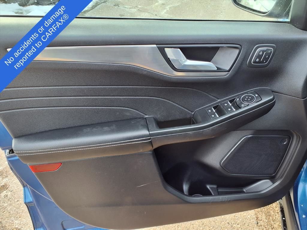 Used 2022 Ford Escape Titanium image 14