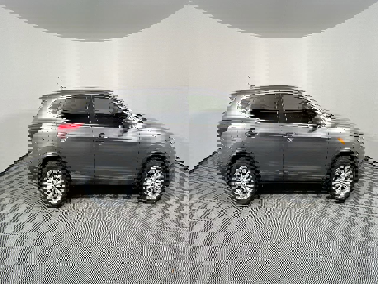 Used 2019 Nissan Rogue Sport S w/ Appearance Package image 2