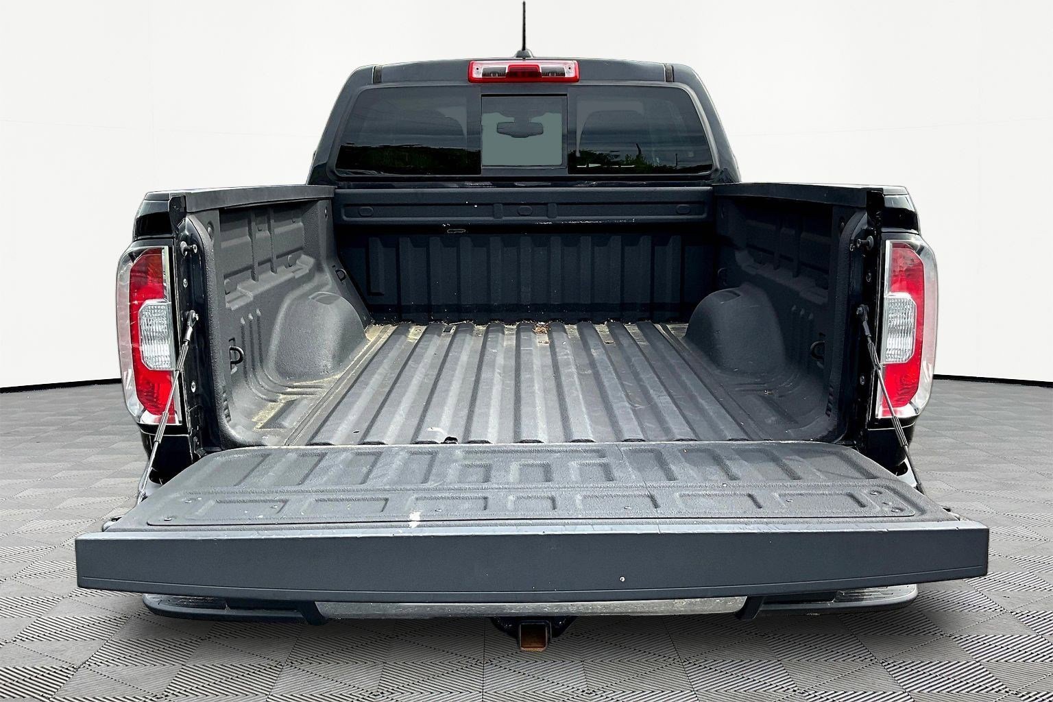 Used 2020 GMC Canyon SLE w/ Elevation Edition AWD/4WD image 7