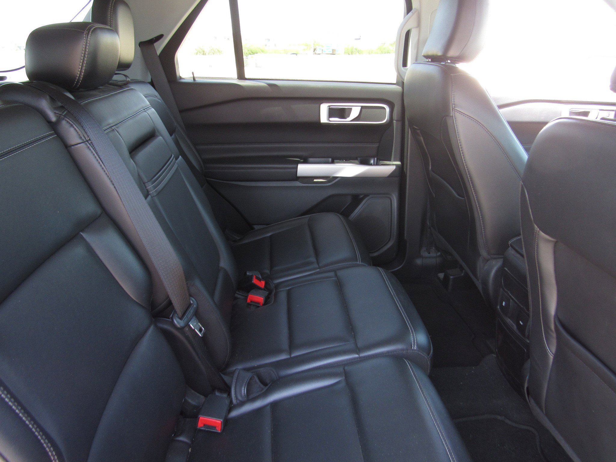 Used 2023 Ford Explorer XLT w/ Equipment Group 202A AWD/4WD image 11