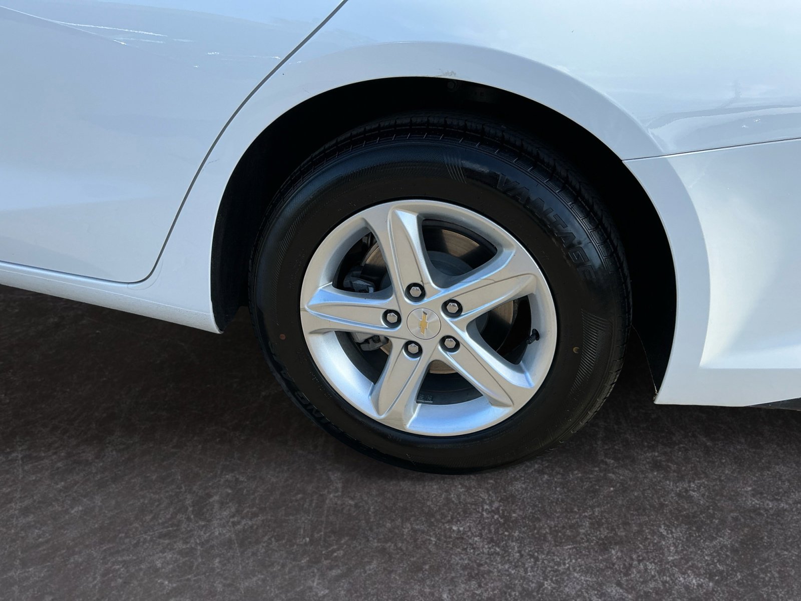 Used 2023 Chevrolet Malibu LT FWD image 9