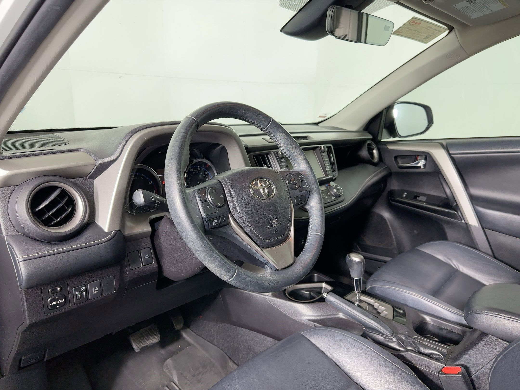 Used 2018 Toyota RAV4 Limited w/ Advanced Technology Package image 4