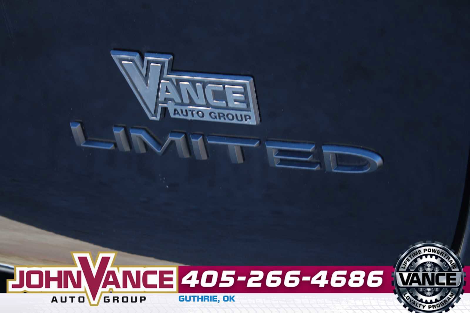 Used 2025 Chrysler Pacifica Limited FWD image 13