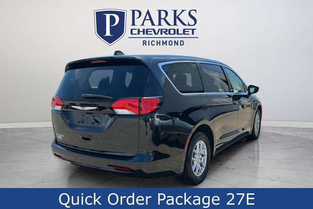 Used 2023 Chrysler Voyager LX FWD image 8