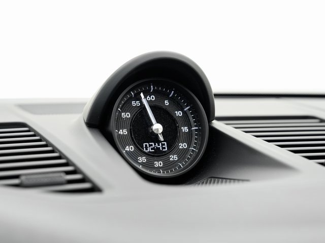 Certified 2024 Porsche 911 Carrera GTS image 18