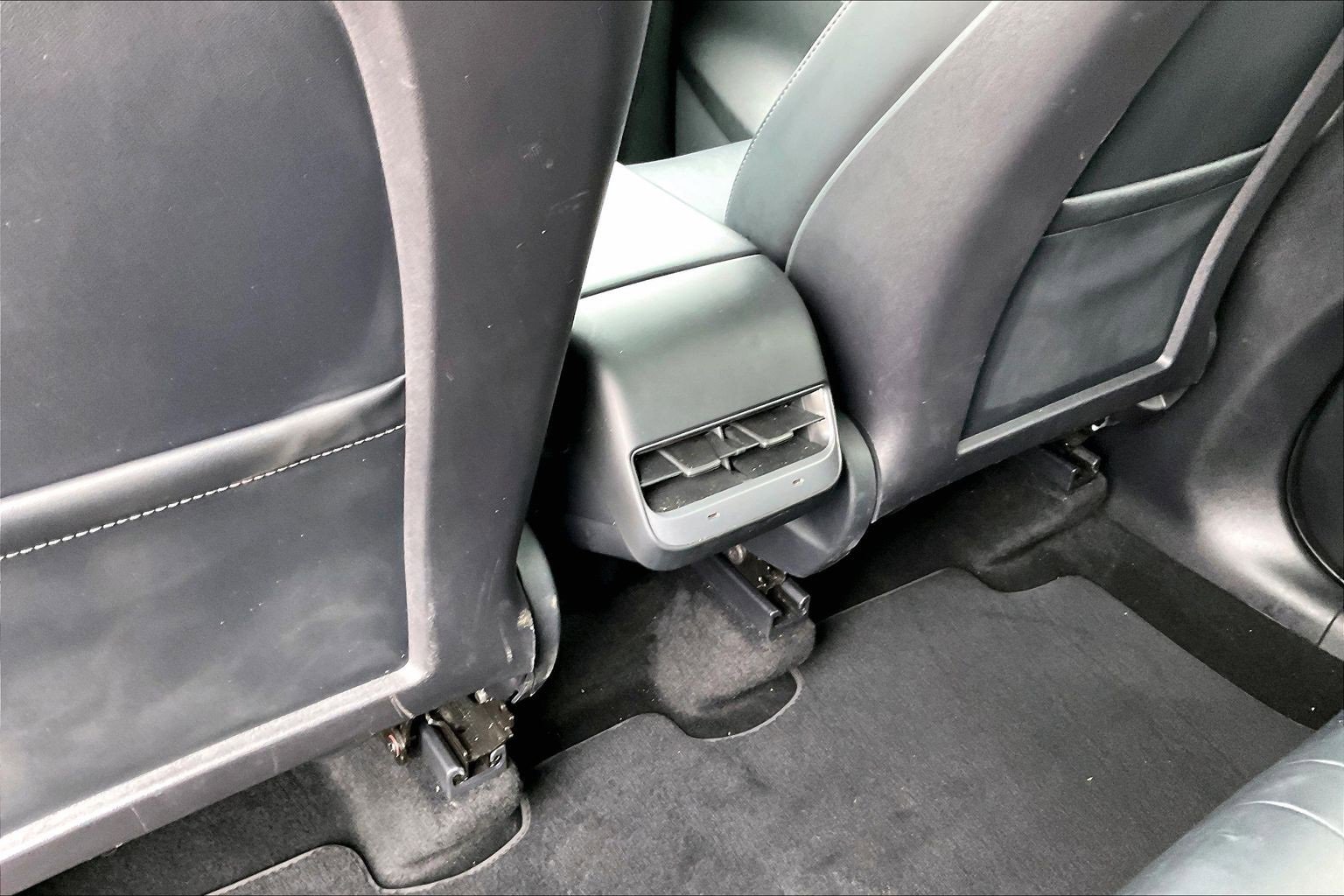 Used 2022 Tesla Model Y Performance image 10