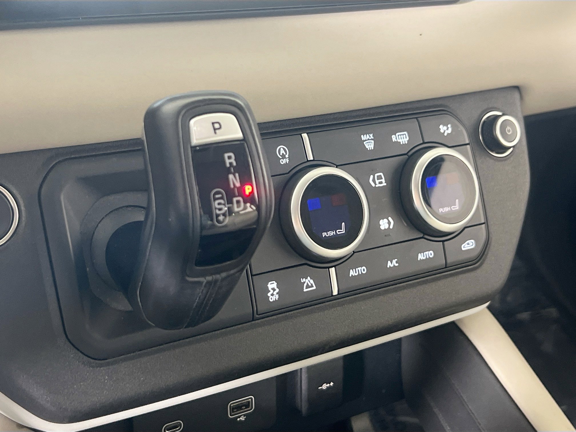 Used 2024 Land Rover Defender 110 S AWD/4WD image 15
