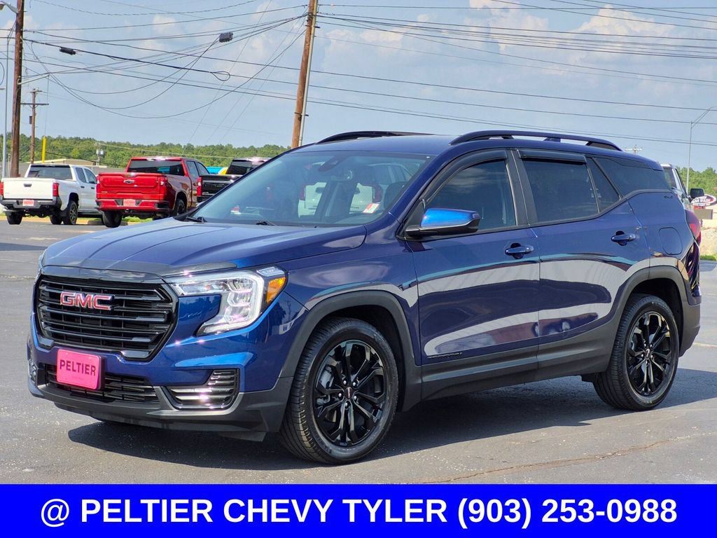 Used 2022 GMC Terrain SLE w/ Driver Convenience Package FWD image 3