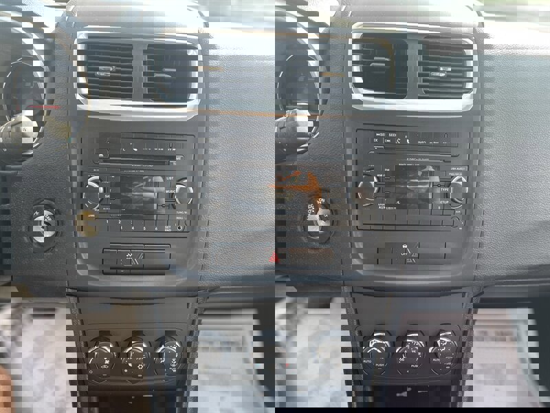 Used 2012 Dodge Avenger SXT image 16