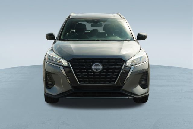 Used 2024 Nissan Kicks SR image 2