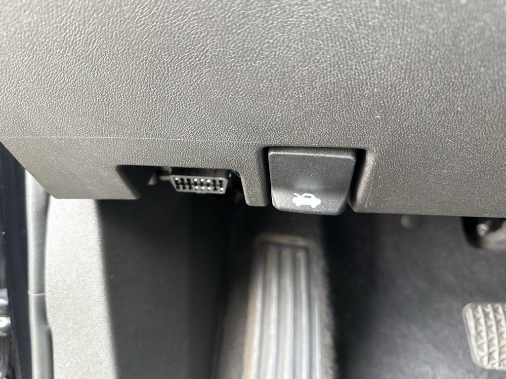 Used 2021 GMC Terrain SLT image 17