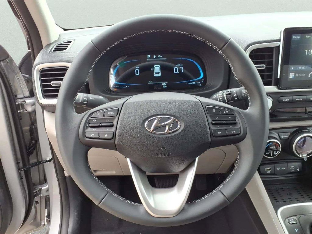 New 2026 Hyundai Venue SEL FWD image 13