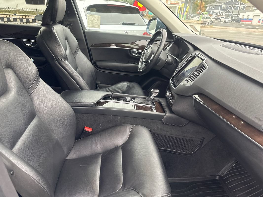 Used 2019 Volvo XC90 T6 Momentum w/ Protection Package Premier AWD/4WD image 26
