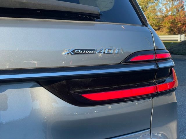 Used 2023 BMW X7 xDrive40i w/ Executive Package image 38