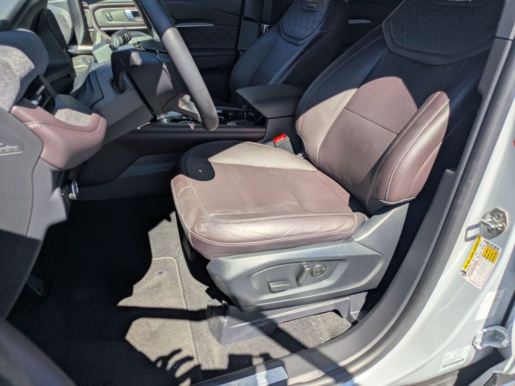 Used 2025 Ford Explorer Platinum w/ LUX Leather Package image 14