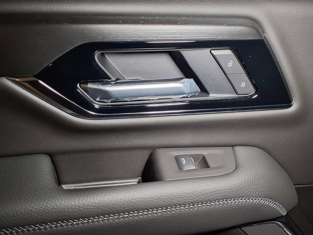 New 2026 GMC Yukon Denali AWD/4WD image 11