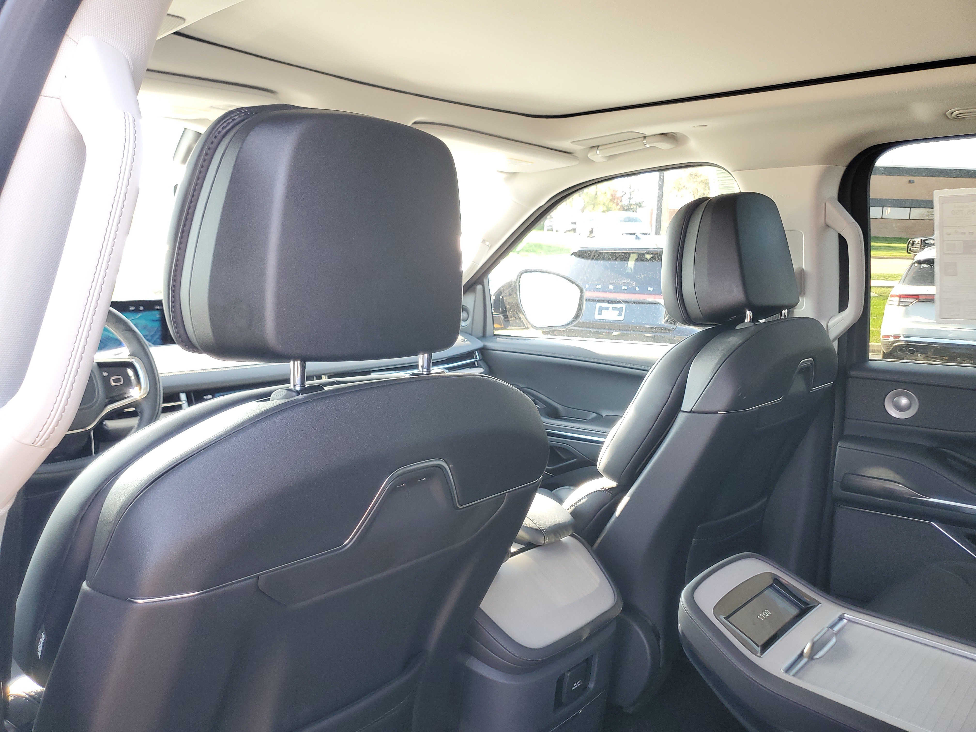 New 2027 Lincoln Navigator Reserve AWD/4WD image 28