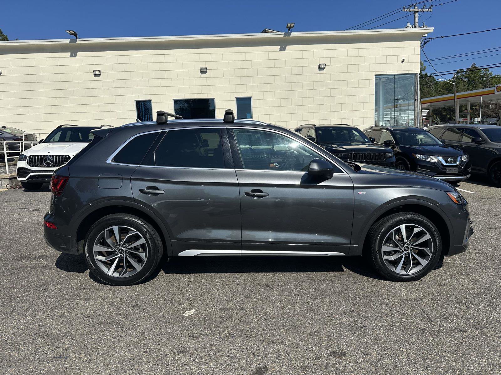 Used 2023 Audi Q5 2.0T Premium Plus AWD/4WD image 2