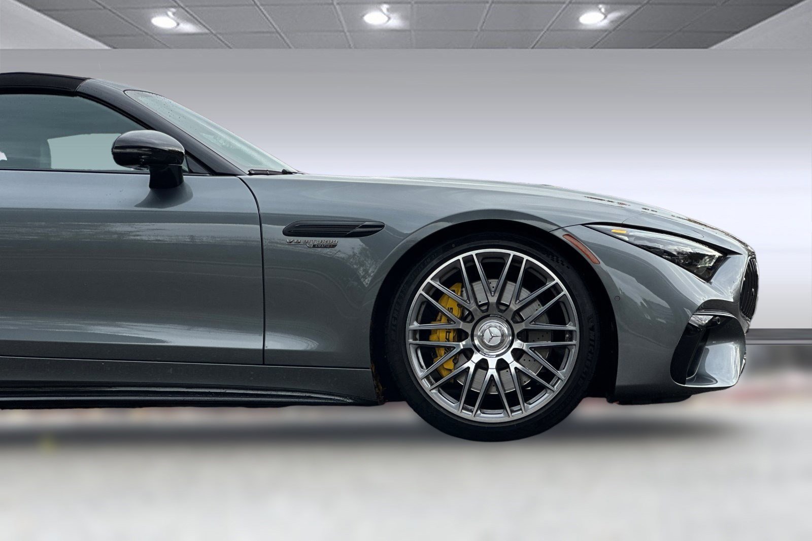 Used 2022 Mercedes-Benz SL 55 AMG 4MATIC image 35