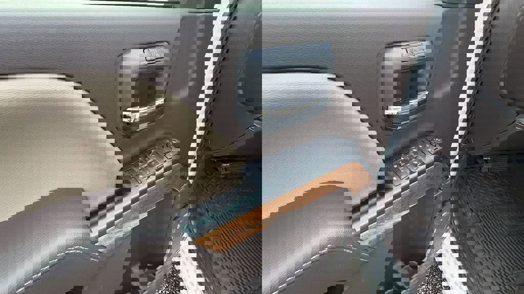 Used 2018 Chevrolet Silverado 1500 LTZ w/ Sport Package image 12