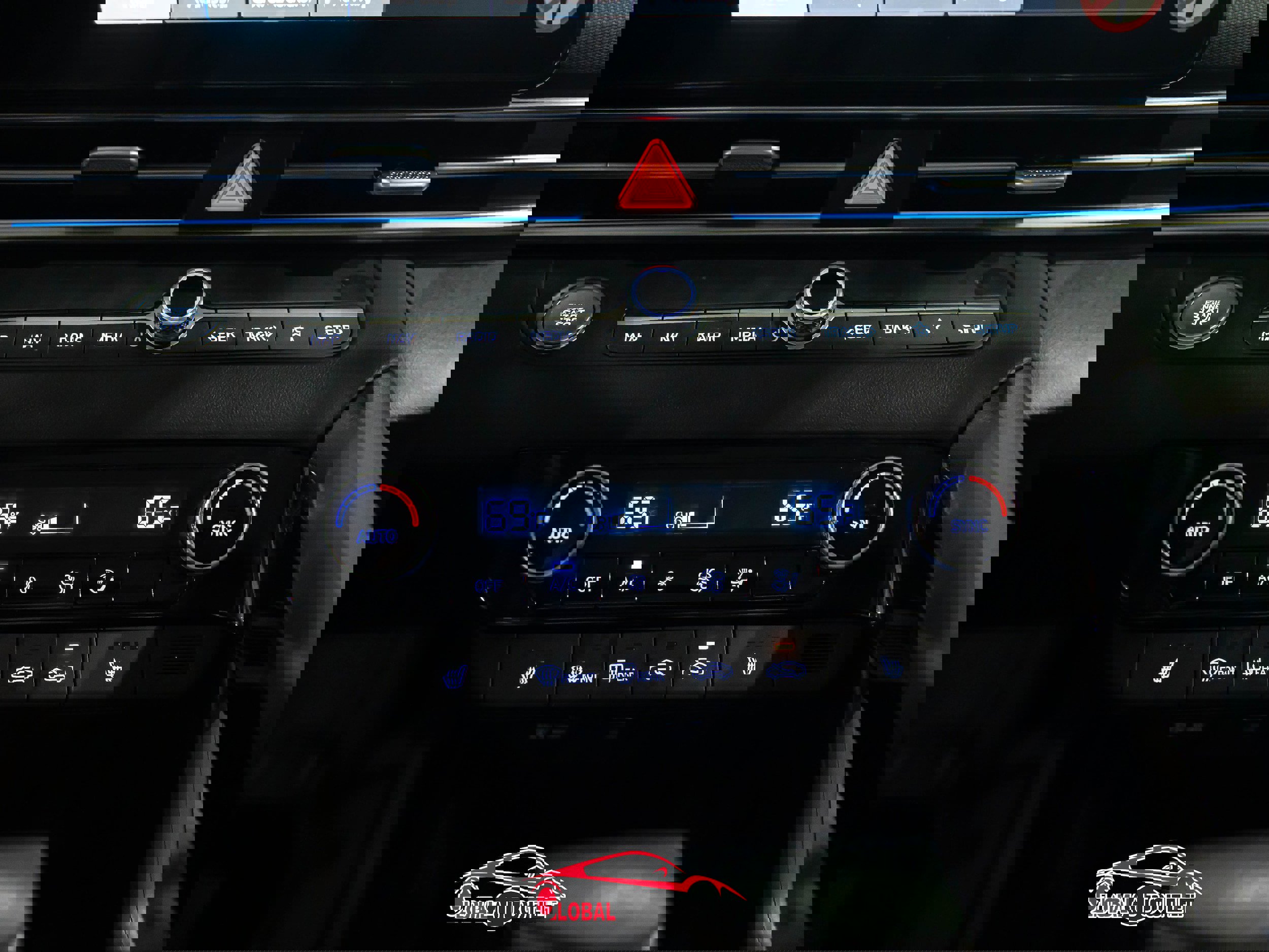 Used 2025 Hyundai Elantra SEL image 31