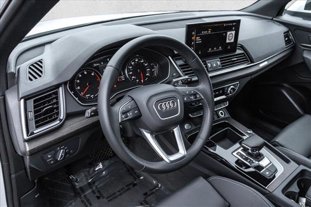 Certified 2025 Audi Q5 2.0T Premium image 10