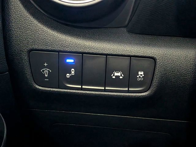 Used 2020 Hyundai Kona Limited image 18