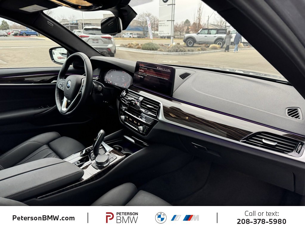 Used 2023 BMW 530i xDrive w/ Premium Package image 18