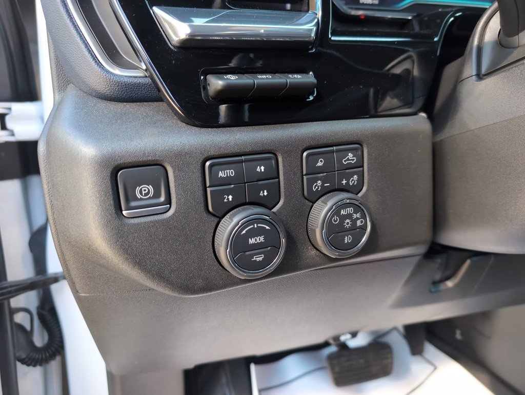 Used 2024 Chevrolet Silverado 3500 High Country w/ High Country Premium Package image 21