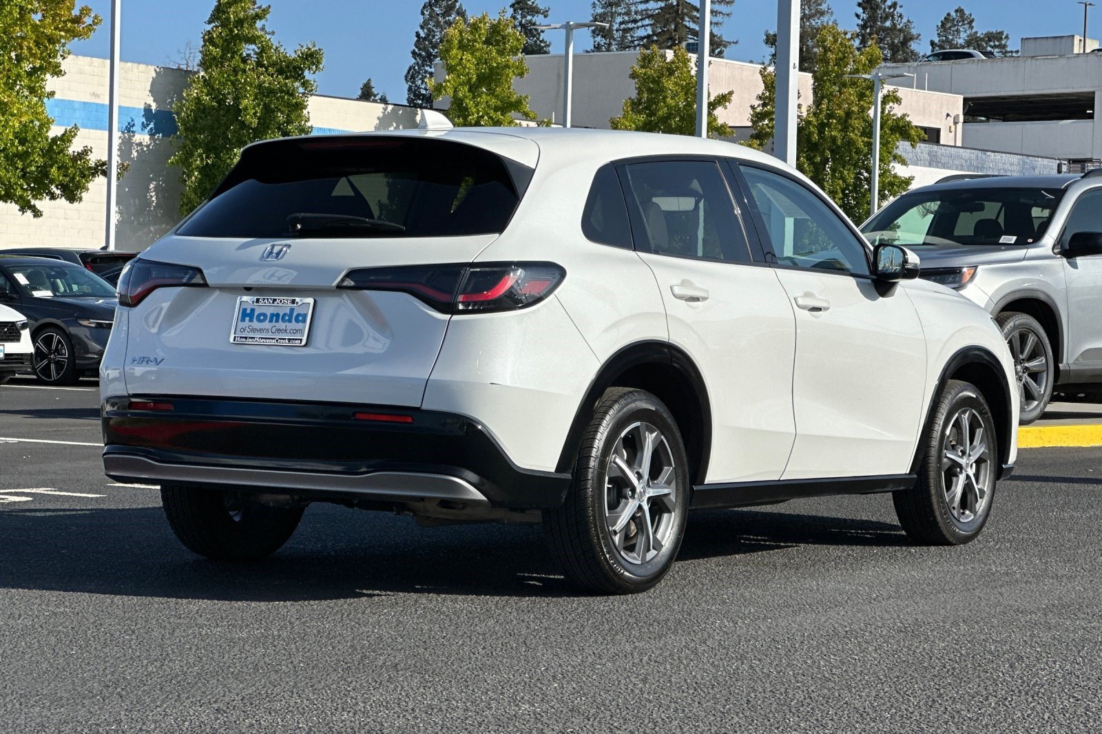 Used 2023 Honda HR-V EX-L image 9