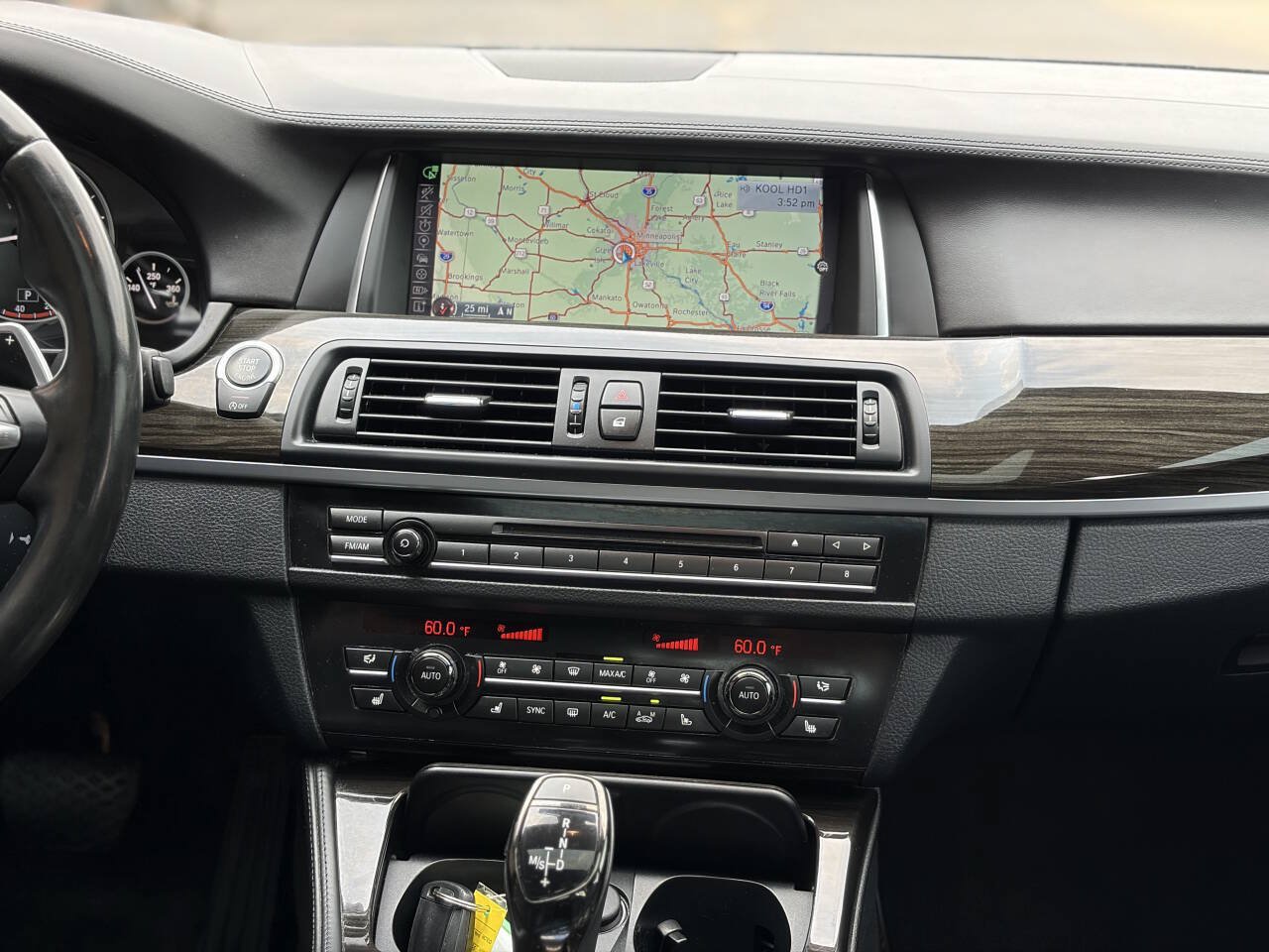 Used 2016 BMW 550i xDrive Sedan AWD/4WD image 25