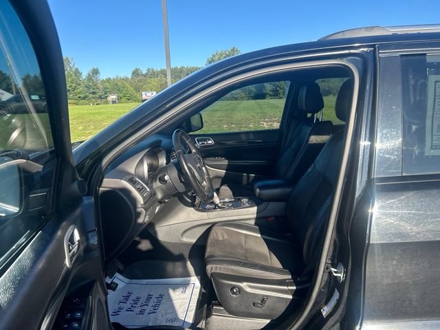 Used 2020 Jeep Grand Cherokee Altitude AWD/4WD image 16
