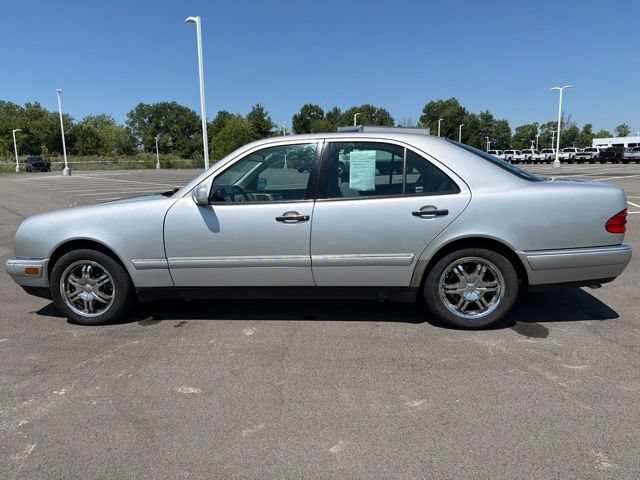 Used 1999 Mercedes-Benz E 320 4MATIC Sedan image 12