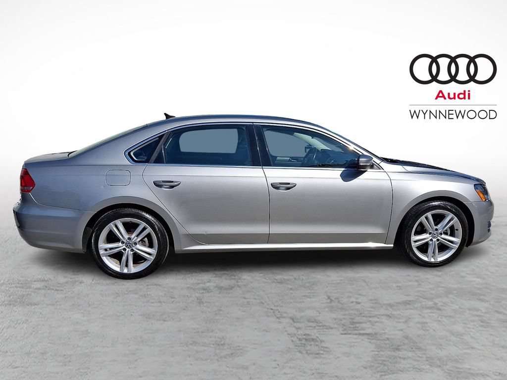 Used 2014 Volkswagen Passat 1.8T SE FWD image 7