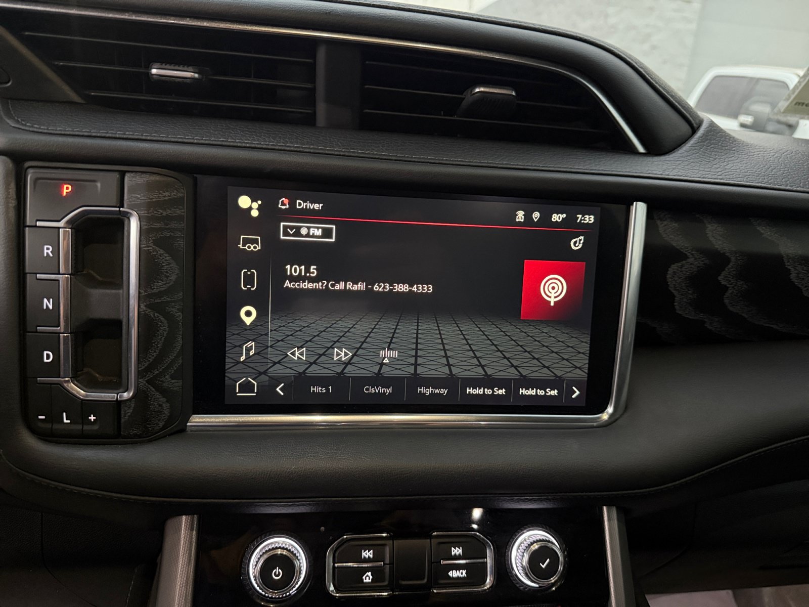 Used 2023 GMC Yukon XL Denali AWD/4WD image 23