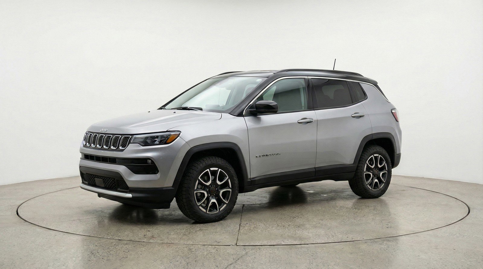 Used 2025 Jeep Compass Trailhawk AWD/4WD image 3
