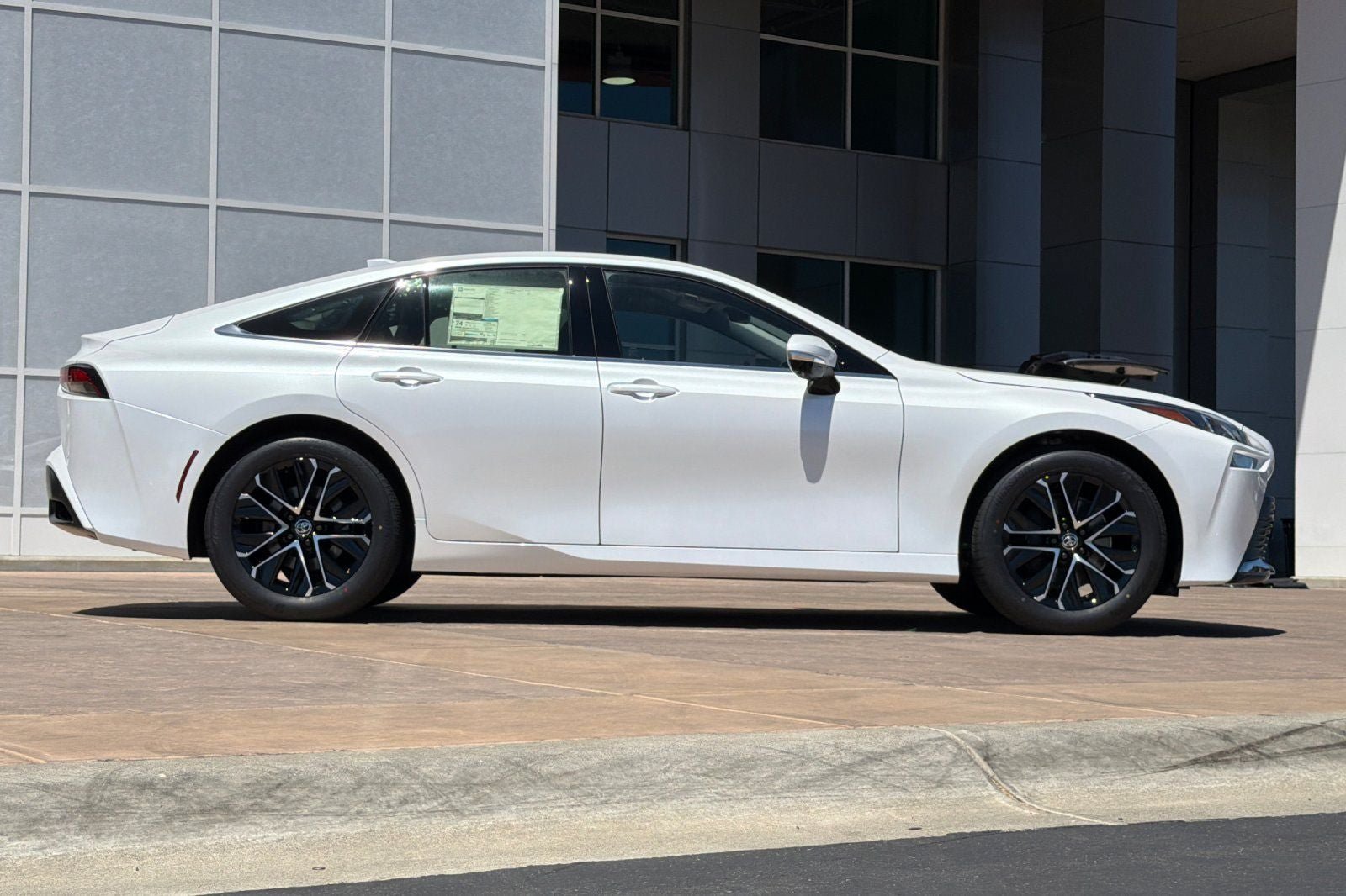 New 2026 Toyota Mirai RWD image 3